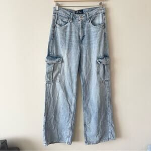 GAP Denim High Rise Wide-Leg Cargo Jeans in Light Blue Women’s size 28